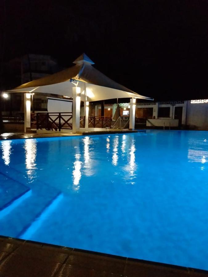 Kenya Bay Beach Hotel Бамбури Екстериор снимка