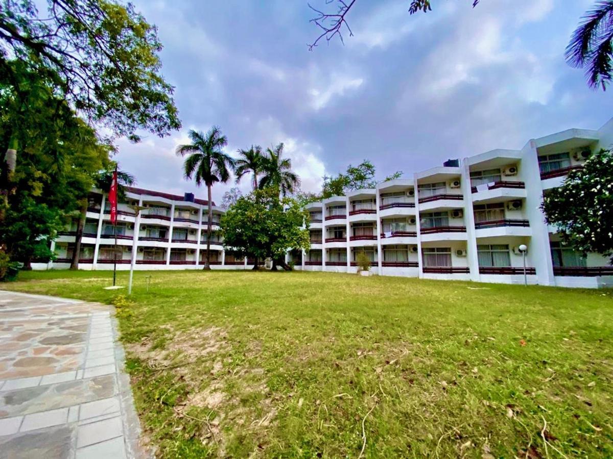 Kenya Bay Beach Hotel Бамбури Екстериор снимка