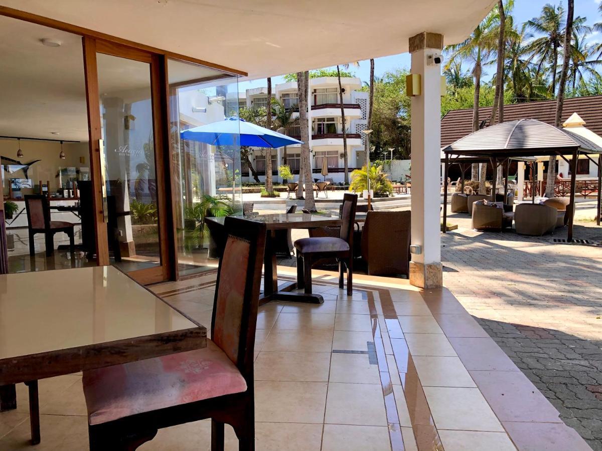 Kenya Bay Beach Hotel Бамбури Екстериор снимка