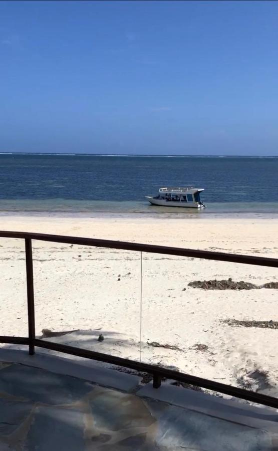Kenya Bay Beach Hotel Бамбури Екстериор снимка