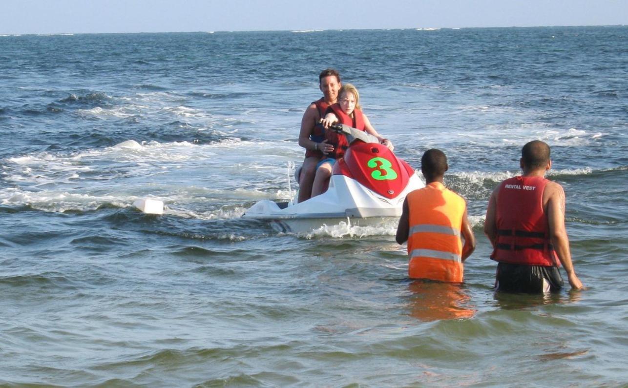 Kenya Bay Beach Hotel Бамбури Екстериор снимка