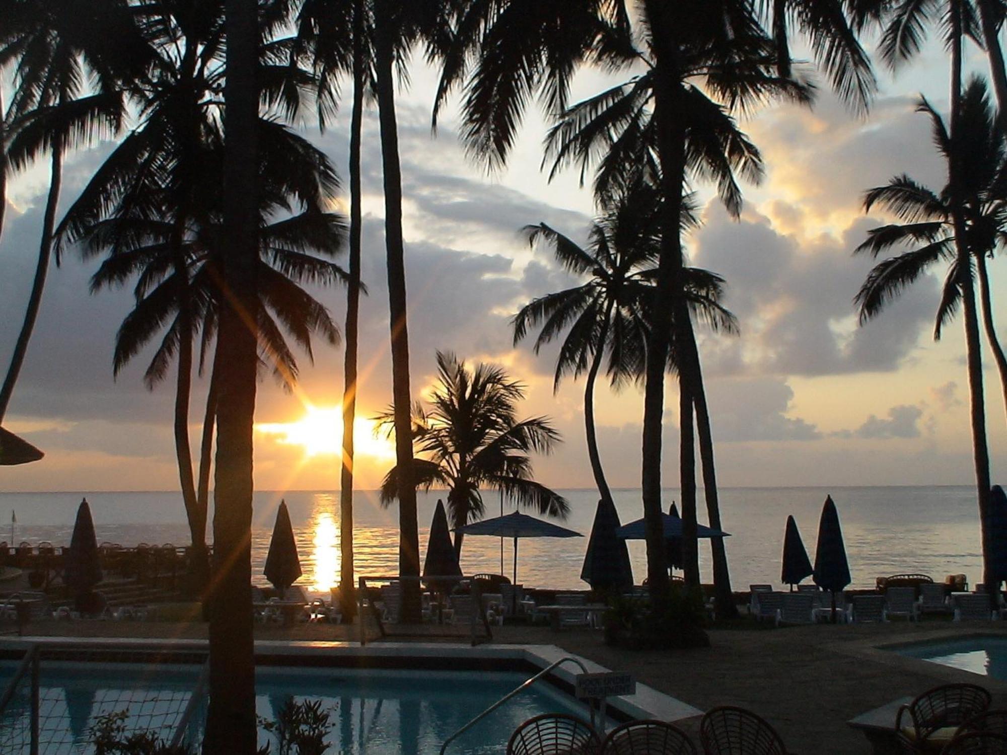 Kenya Bay Beach Hotel Бамбури Екстериор снимка