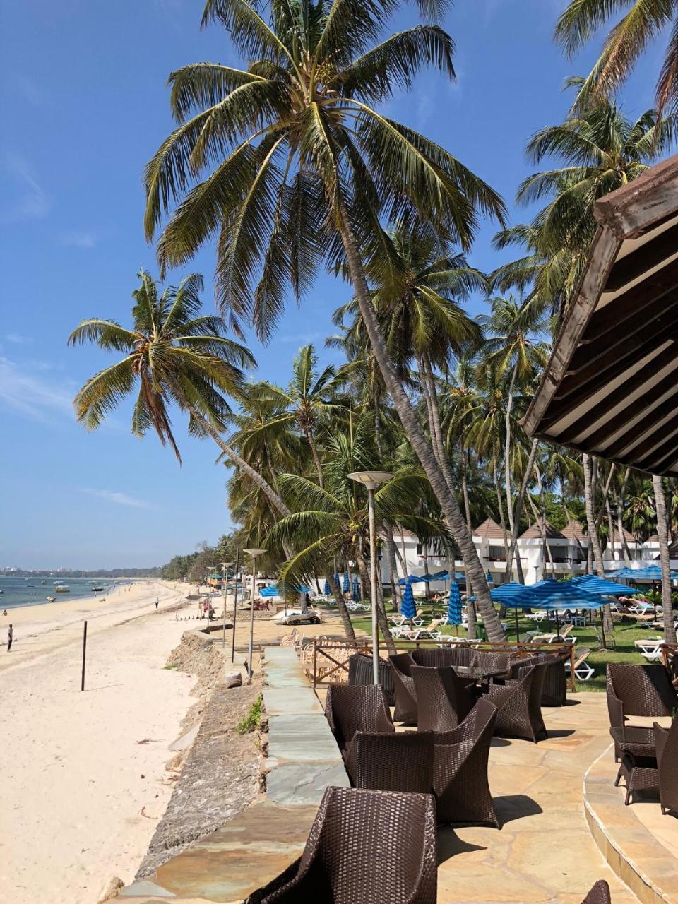 Kenya Bay Beach Hotel Бамбури Екстериор снимка