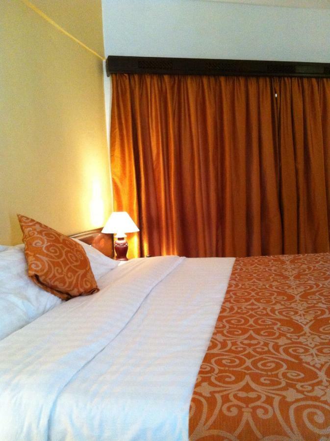 Kenya Bay Beach Hotel Бамбури Екстериор снимка